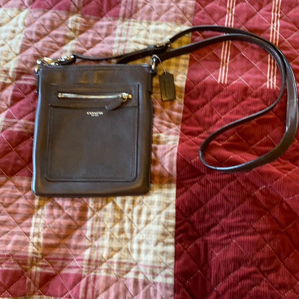 Coach 6’x5’ sling purse